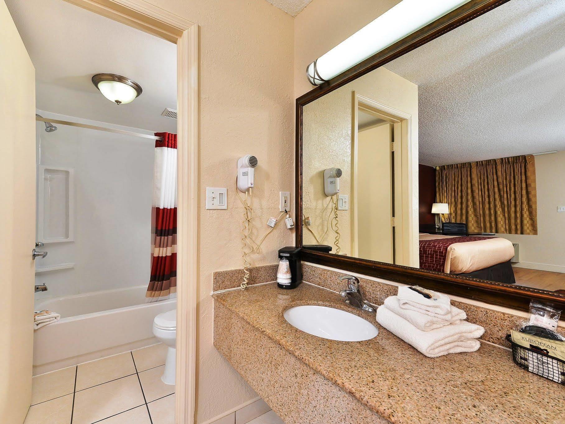 Red Roof Inn Orlando South - Florida Mall Екстер'єр фото